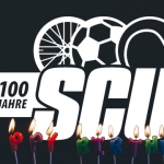 Weißes SC Uckerath Vereinslogo hinter Kerzen mit den Buchstaben Happy Birthday
